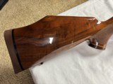 WEATHERBY MARK V DELUXE - 300 WBY MAG - EXCELLENT CONDITION - Image 2 of 11