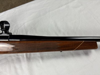 WEATHERBY MARK V DELUXE - 300 WBY MAG - EXCELLENT CONDITION - Image 4 of 11