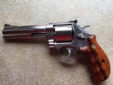 SMITH & WESSON 627 (RARE) ONLY MADE 1 YEAR 1989 MINT ! - 4 of 7