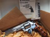 SMITH & WESSON 627 (RARE) ONLY MADE 1 YEAR 1989 MINT ! - 2 of 7