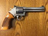 SMITH & WESSON 686 NO DASH . 357 MAGNUM- 1 of 4