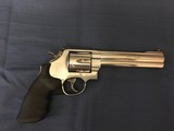 SMITH & WESSON 629-4
.44 MAGNUM CLASSIC PRE-LOCK
MINT CONDITION - 2 of 4