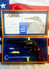 Smith & Wesson Model 29-2 , Mint ! - 1 of 6