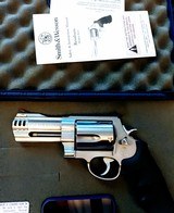 SMITH & WESSON MODEL 500 4