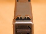 NICE Glock 19 Gen 2 w/ Original Tupperware Box - 7 of 14