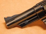 Smith and Wesson Model 29-2 (4-inch, Magna-ported, Combat Grips) - 2 of 12