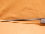 Weatherby Mark V Accumark Ultra Lightweight (270 Win, 24-inch Fluted Barrel & Bolt, Grey/Gray & Black Stock) - 10 of 13