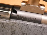 Weatherby Mark V Accumark Ultra Lightweight (270 Win, 24-inch Fluted Barrel & Bolt, Grey/Gray & Black Stock) - 5 of 13