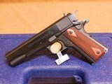 Colt 1911 Classic Government (Series 70, 38 Super, 5-inch, O1911C-38) 1911C - 2 of 6