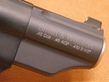Smith and Wesson Governor w/ Night Sight (45/410, 162410) S&W - 9 of 12