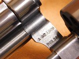 Smith and Wesson Model 586 Distinguished Combat Magnum (4-inch, 357) w/ Box - 6 of 14