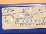 Smith and Wesson Model 586 Distinguished Combat Magnum (4-inch, 357) w/ Box - 13 of 14