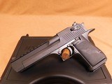 Magnum Research Desert Eagle Mark XIX (50 AE, Black, DE50) Dessert - 1 of 4