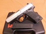 Heckler and Koch USP 40 (STAINLESS/Black, Box, 2 Mags) H&K HK USP40 S&W Smith Wesson - 1 of 12