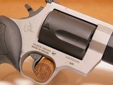 Taurus Raging Hunter (460 S&W Magnum Two Tone 8.37-inch) - 5 of 9