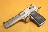 Magnum Research Desert Eagle Mk XIX (50 AE, Tungsten Gray/Grey) DE50TU - 2 of 6
