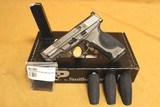 NEW Smith and Wesson M&P9 M2.0 METAL (Tungsten Grey, 9mm, 4.25