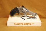 NEW Taurus Tracker 627 Medium (4-inch, 357 Mag/38 Spl) 2-627049 - 2 of 3