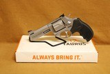 NEW Taurus Tracker 627 Medium (4-inch, 357 Mag/38 Spl) 2-627049 - 1 of 3
