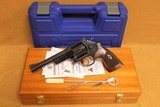 LIKE NEW Smith and Wesson Model 29 w/ Presentation Case (6.5-inch, 44 Magnum) - 1 of 12