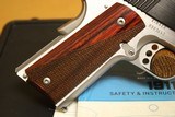 Kimber Custom II (Two-Tone, 45 ACP, Rosewood Grips) Black/Stainless 32301 - 7 of 11