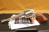NEW Ruger New Model Super Blackhawk (44 Magnum, 7.5-inch, Stainless) 0804 - 1 of 3