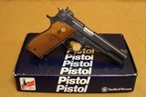LIKE NEW Smith and Wesson Model 52-2 (38 Spl, 5