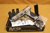 Smith and Wesson M&P9 Metal 2.0 (9mm, 4.25