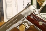 Wilson Combat Classic 1911 Full-Size (40 S&W, Stainless, Starburst Cocobolo) - 4 of 15