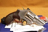 Smith and Wesson 629 Deluxe (.44 Revolver 3