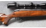 Weatherby Mark V 300 Weatherby Magnum - 2 of 8