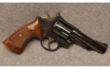 Smith and Wesson Model 19 - 3.357 Magnum 4