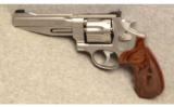 Smith and Wesson 627-5.357 Magnum - 2 of 3