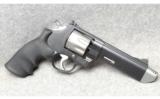 Smith & Wesson Performance Center Model 627-5 - 1 of 3