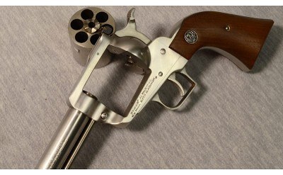 Ruger ~ New Model Super Blackhawk ~ .44 Magnum - Image 4 of 5