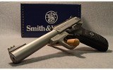 Smith & Wesson ~ SW22 Victory ~ .22 Long Rifle - 3 of 4