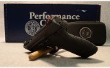 Smith & Wesson ~ M&P40 Shield M2.0 ~ .40 S&W - 4 of 5
