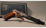 Smith & Wesson ~ Model 41 ~ .22 Long Rifle - 2 of 6