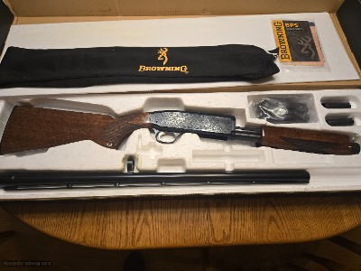 Browning Medallion BPS 12 Gauge 26" Invector 99% in box