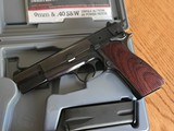 Browning Hi-Power 9mm Luger Mint in box appears unfired made in 1995 - 6 of 13 Browning Hi-Power 9mm Luger Mint in box appears unfired made in 1995 - 6 of 13