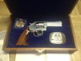 Smith & Wesson US Treasury Bicentennial 1779-1989, #168 of 600 made, model 686-3, 357mag, unfired, NIB, wooden case, buckle, coin - 2 of 12