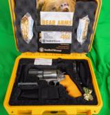 S&W 460 ES - Bear Kit - NEW! - Galco Holster/Ammo - 1 of 10