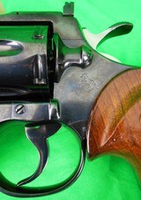 Colt Python 6 inch Blued in 357 magnum made in 1977 made in 1977 - LIKE NEW! - 3 of 19