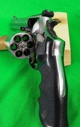 Smith & Wesson 629-6 in 44 magnum with 6.5" barrel - 4 of 5