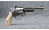Smith & Wesson 629-3 .44 Magnum - 1 of 2