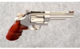 Smith & Wesson 629-5 .44 Magnum - 2 of 4