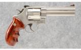 Smith & Wesson 629 Classic .44 Magnum - 1 of 4
