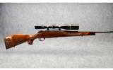 Weatherby Mark V (Left Hand) .300 Wby Mag - 1 of 7