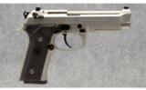 Beretta 96 Vertec .40 S&W - 1 of 4