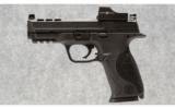 Smith & Wesson M&P9 Performance Center 9 MM - 4 of 4